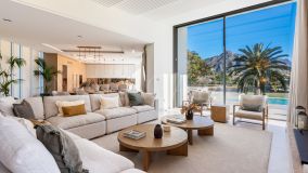 Villa for sale in Las Brisas, Nueva Andalucia