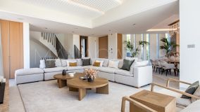 Villa for sale in Las Brisas, Nueva Andalucia