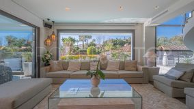 Comprar villa de 4 dormitorios en Marbella Montaña