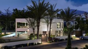 Villa for sale in Guadalmina Baja