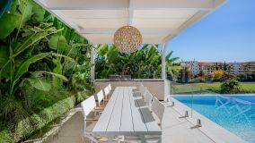 Villa en venta en El Herrojo, Benahavis