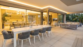 Villa en venta en Nueva Andalucia, Marbella