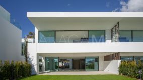 Villa Pareada en venta en Vilas 12, Marbella Golden Mile