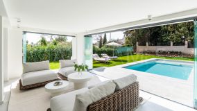 Villa en venta en Nueva Andalucia, Marbella