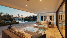 Villa en venta en La Cerquilla, Nueva Andalucia