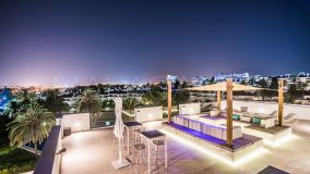 Villa en venta en Nueva Andalucia, Marbella