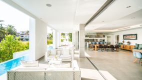 Villa en venta en Nueva Andalucia, Marbella