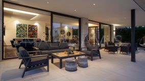 Villa en venta en Nueva Andalucia, Marbella