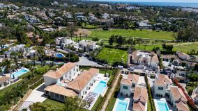 Villa en venta en La Cerquilla, Nueva Andalucia