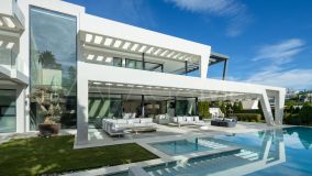 Villa en venta en Nueva Andalucia, Marbella