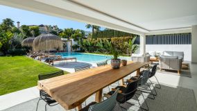 Villa en venta en La Cerquilla, Nueva Andalucia