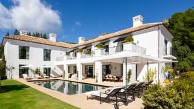 Villa for sale in Cascada de Camojan, Marbella Golden Mile