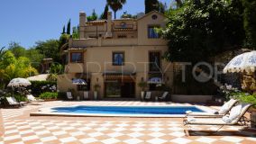 Villa for sale in Los Almendros with 5 bedrooms