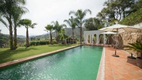 Villa for sale in Los Almendros, Benahavis