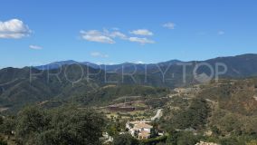 Plot with panoramic mountain views in La Zagaleta