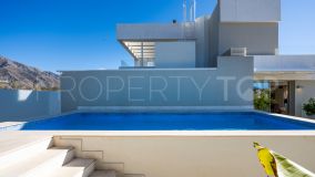 For sale duplex penthouse in Nueva Andalucia with 3 bedrooms