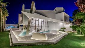 For sale villa with 6 bedrooms in Los Monteros Playa