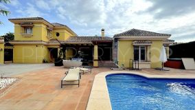 Villa en venta con 5 dormitorios en Sotogrande Costa