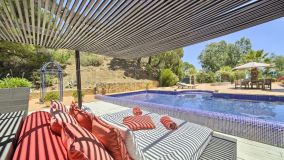 Villa con 4 dormitorios en venta en Los Reales - Sierra Estepona