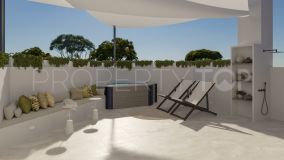 Fully renovated south.facing penthouse in Altos del Rodeo, Nueva Andalucía