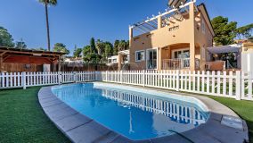 Villa for sale in La Colina, Nueva Andalucia
