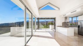 Takvåning for sale in Marbella Club Golf Resort, Benahavis