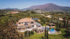Private family villa set on an extensive plot in Estepona