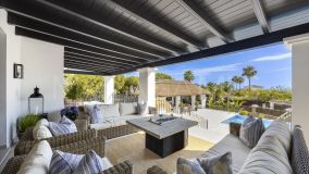 Villa en venta en Elviria, Marbella Este