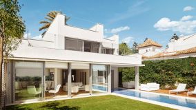 For sale villa in Puente Romano with 5 bedrooms