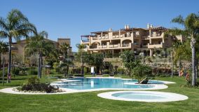 Select apartment in a prestigious gated complex with fabulous views in Benahavís