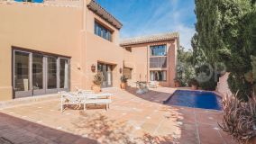 Traditional Andalusian villa in Guadalmina Alta, within walking distance to amenities.