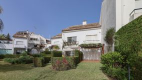 Town House for sale in Guadalobon, Estepona West