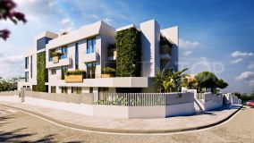 For sale 4 bedrooms ground floor apartment in Marbella East