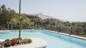 Apartment for sale in Cumbres de Los Almendros, Benahavis