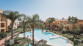 Immaculate apartment in a prestigious gated complex with fabulous views in Benahavís