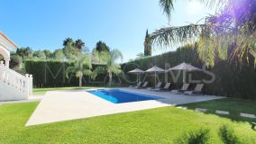 Villa for sale in Atalaya de Rio Verde, Nueva Andalucia