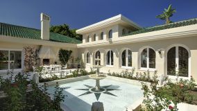 Villa for sale in Rio Real, Marbella Est