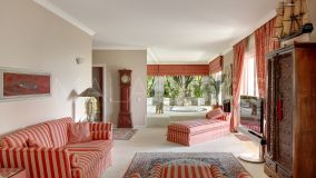 Villa for sale in Rio Real, Marbella Est