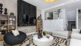 Villa for sale in El Paraiso, Estepona East