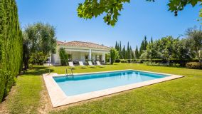 Villa for sale in Altos de Puente Romano, Marbella Golden Mile