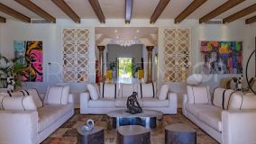 Buy 9 bedrooms villa in Paraiso Barronal