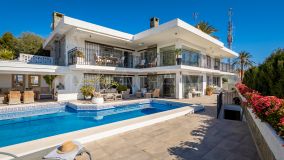 Villa en venta en Nueva Andalucia, Marbella