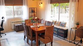 Villa en venta en Alhaurin de la Torre con 4 dormitorios
