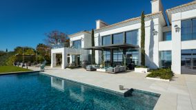Villa with impressive panoramic sea and golf views in Los Flamingos