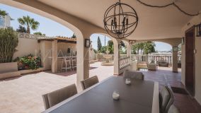 Villa for sale in La Campana, Nueva Andalucia