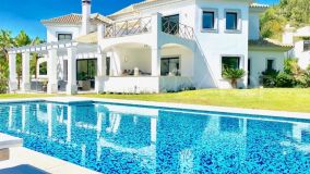 Andalusian-style villa with sea and mountain views in El Madroñal, Benahavís