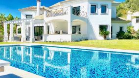 Villa en venta en El Madroñal, Benahavis