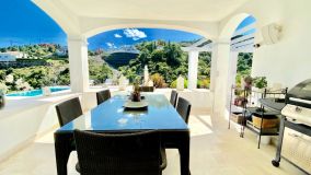 Villa for sale in El Madroñal, Benahavis