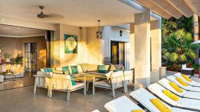 Villa for sale in Aloha, Nueva Andalucia