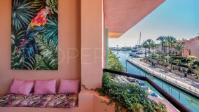 Well-presented recently renovated apartment in the Sotogrande marina